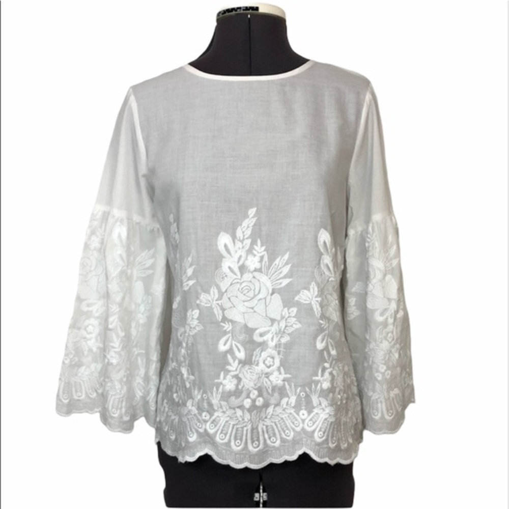 Cable & Gauge NWT Women’s Embroidered Top‎ S/P